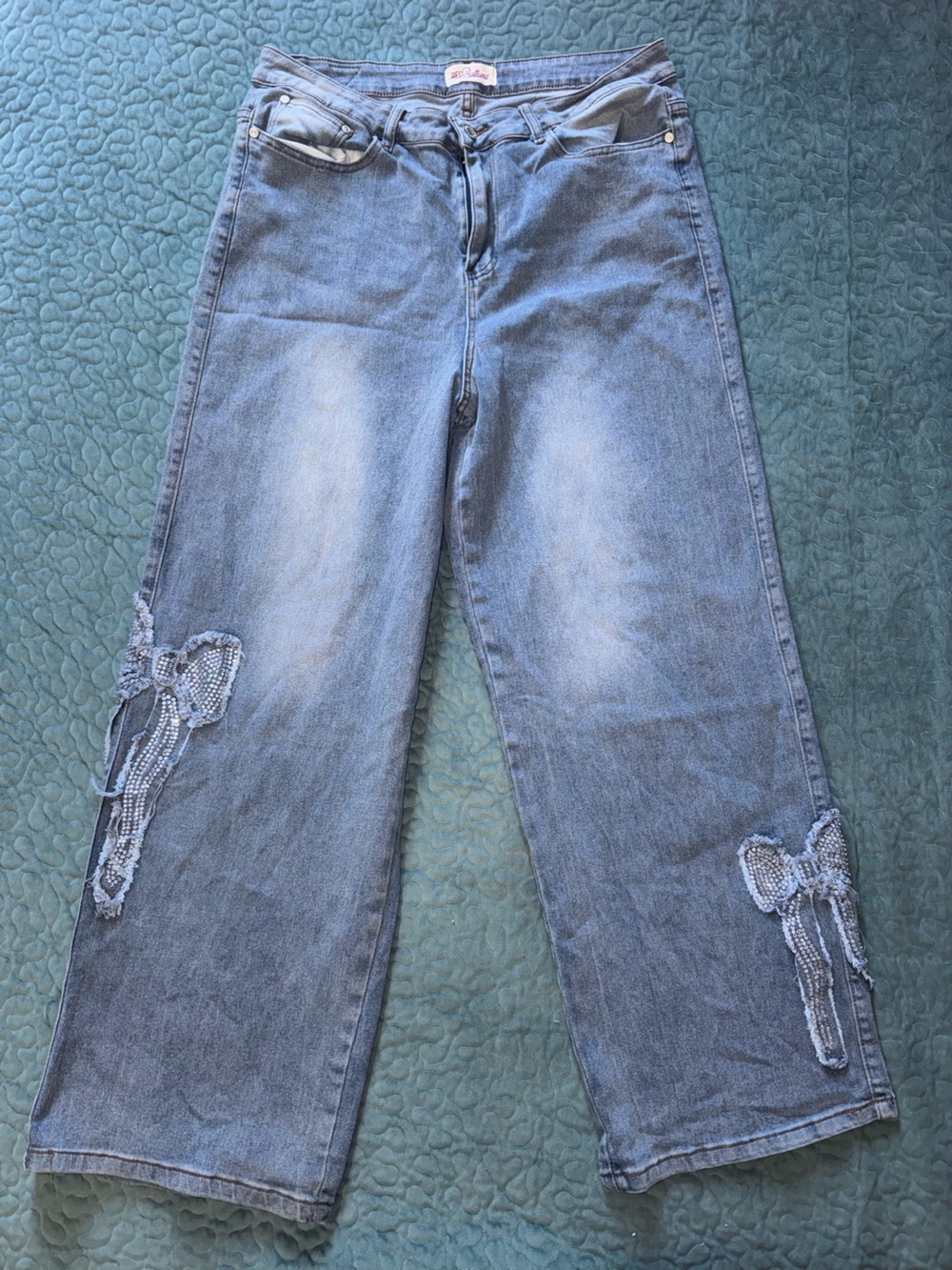 Blue Wide-Leg Jeans with Bow Appliqués - Picture 3 of 14